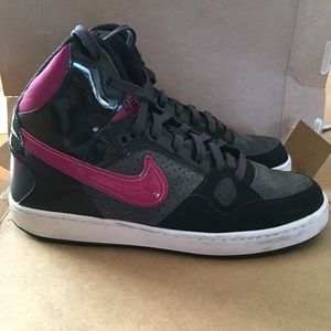 Nike son of force mid sneakers size 9
